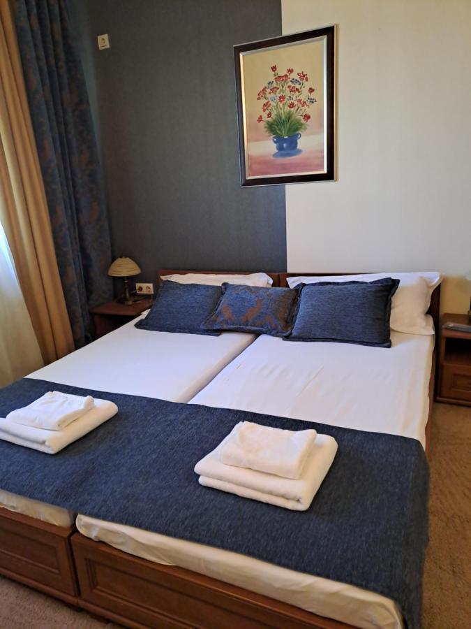 Annett Apartments At Emerald Hotel Bansko Exterior photo